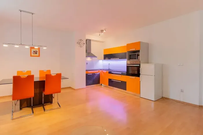 Pronájem bytu 2+kk, Český Krumlov, Pod Hrází, 64 m2