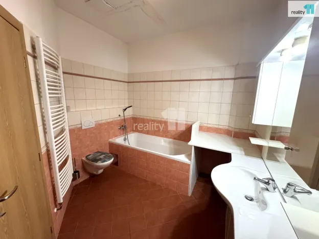 Pronájem bytu 2+kk, Praha - Vysočany, Kolbenova, 85 m2