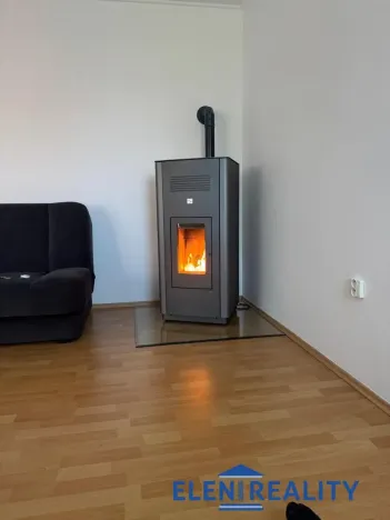 Pronájem bytu 2+kk, Hradec-Nová Ves, 66 m2