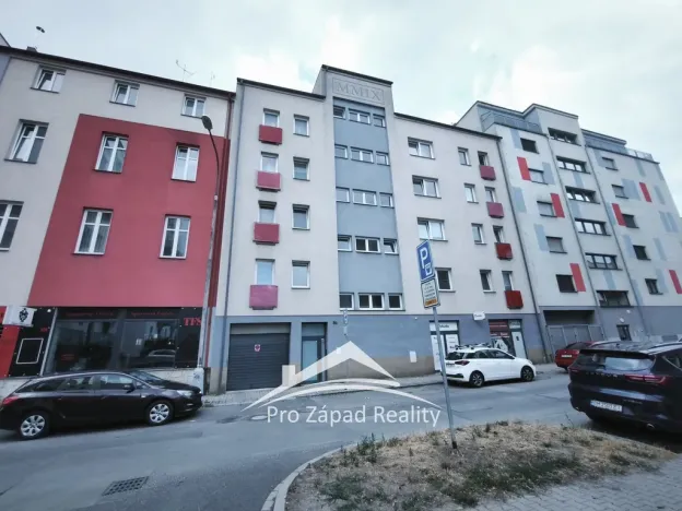 Pronájem bytu 2+kk, Plzeň, Poděbradova, 48 m2