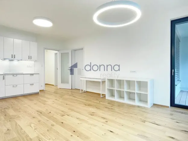 Pronájem bytu 2+kk, Praha, Mužíkova, 55 m2
