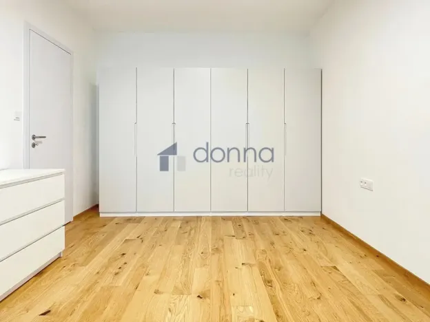 Pronájem bytu 2+kk, Praha, Mužíkova, 55 m2