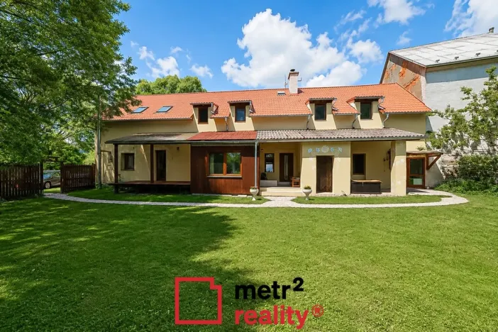 Prodej komerční nemovitosti, Bouzov, 400 m2