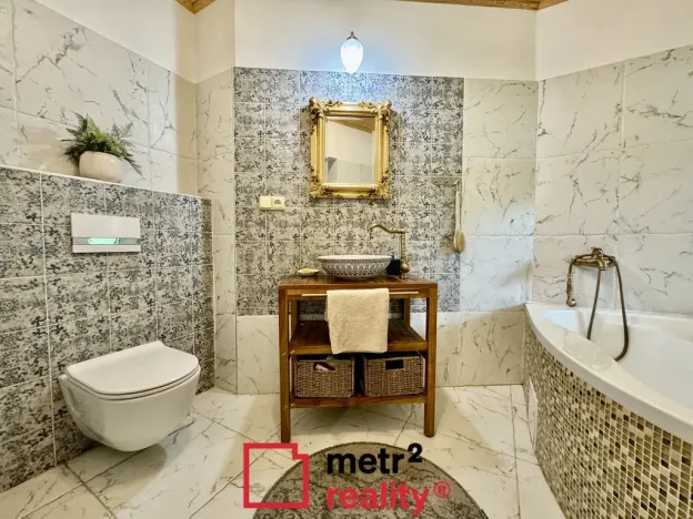 Prodej komerční nemovitosti, Bouzov, 400 m2
