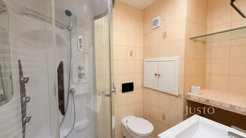 Pronájem bytu 1+1, Liberec, Nad Školou, 34 m2