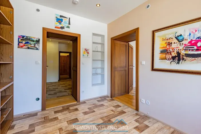 Prodej atypického bytu, Znojmo, Sokolská, 169 m2