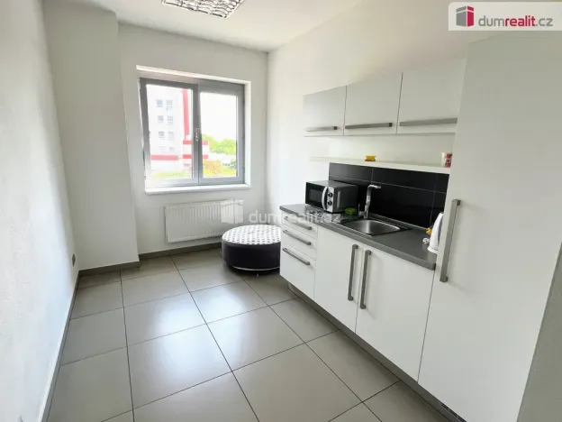 Pronájem kanceláře, Uherské Hradiště, Stojanova, 20 m2