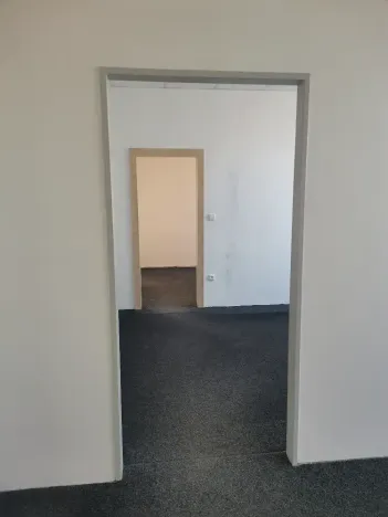 Pronájem kanceláře, Hradec Králové, Vážní, 99 m2