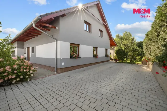 Prodej rodinného domu, Hradečno, 305 m2