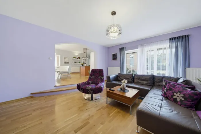 Prodej rodinného domu, Luženičky, 300 m2