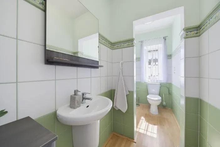 Prodej rodinného domu, Luženičky, 300 m2