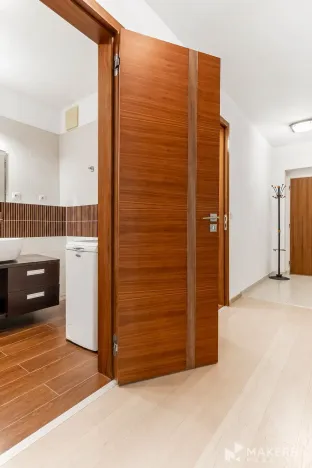 Pronájem bytu 3+1, Praha - Košíře, Lovčenská, 76 m2