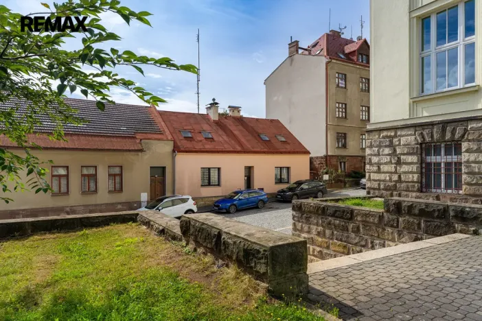 Prodej rodinného domu, Lomnice nad Popelkou, Komenského, 234 m2