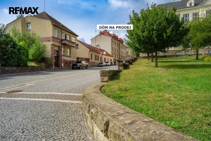 Prodej rodinného domu, Lomnice nad Popelkou, Komenského, 234 m2