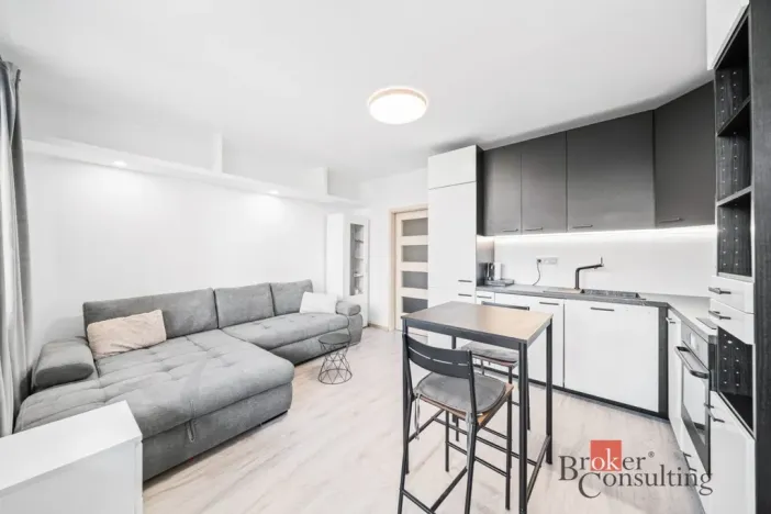 Pronájem bytu 1+kk, Plzeň - Bolevec, Kralovická, 32 m2
