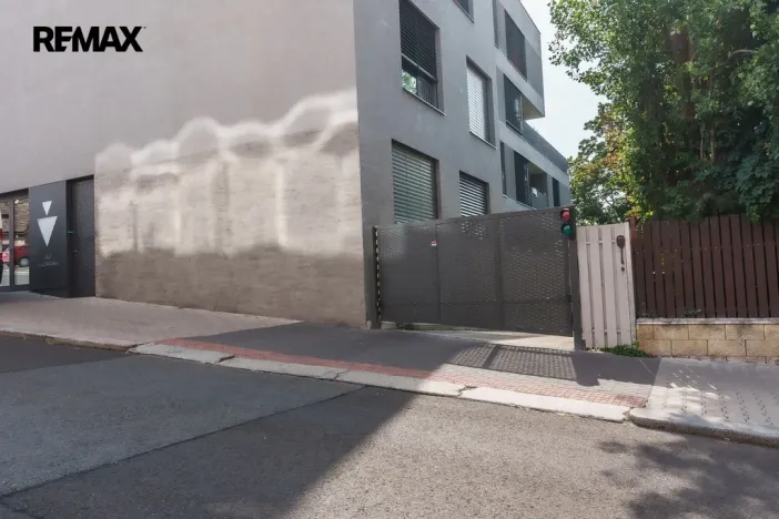 Pronájem bytu 1+kk, Praha - Libeň, U Vlachovky, 31 m2