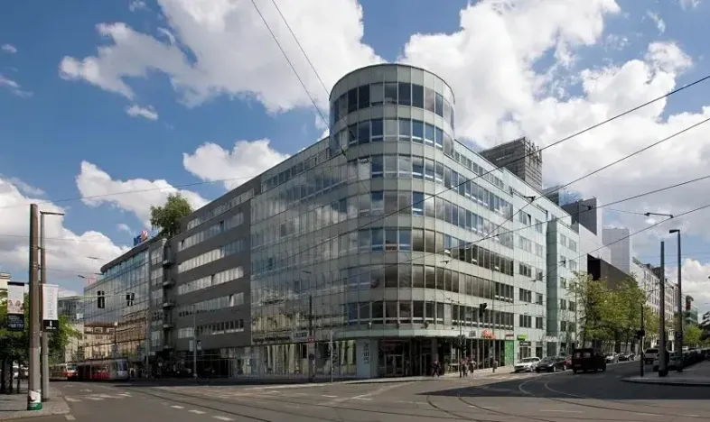 Pronájem kanceláře, Praha - Smíchov, Plzeňská, 1180 m2