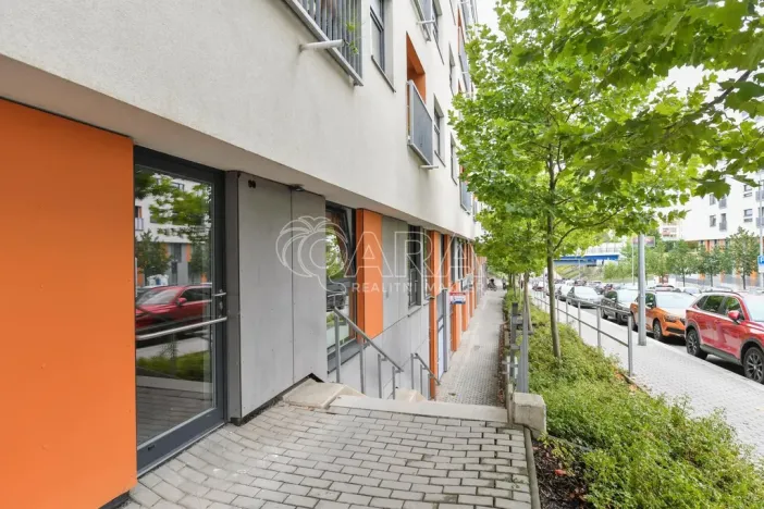 Pronájem obchodního prostoru, Praha - Uhříněves, Jindřicha Bubeníčka, 34 m2