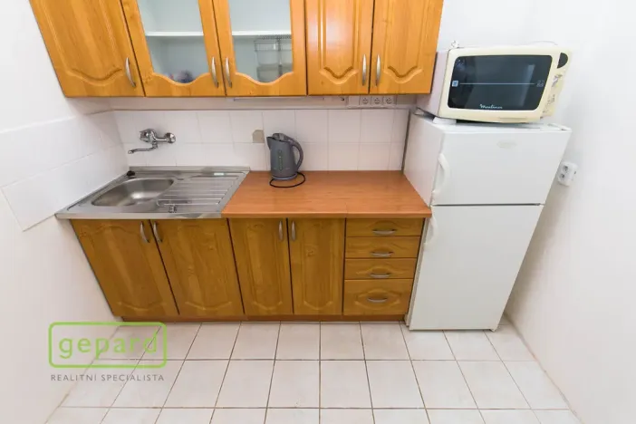 Pronájem bytu 1+kk, Praha - Holešovice, Pplk. Sochora, 41 m2