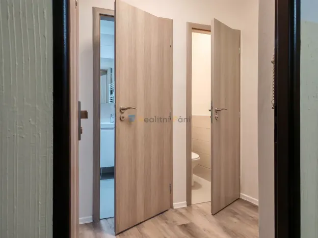 Pronájem bytu 1+1, Praha - Smíchov, Štorkánova, 33 m2
