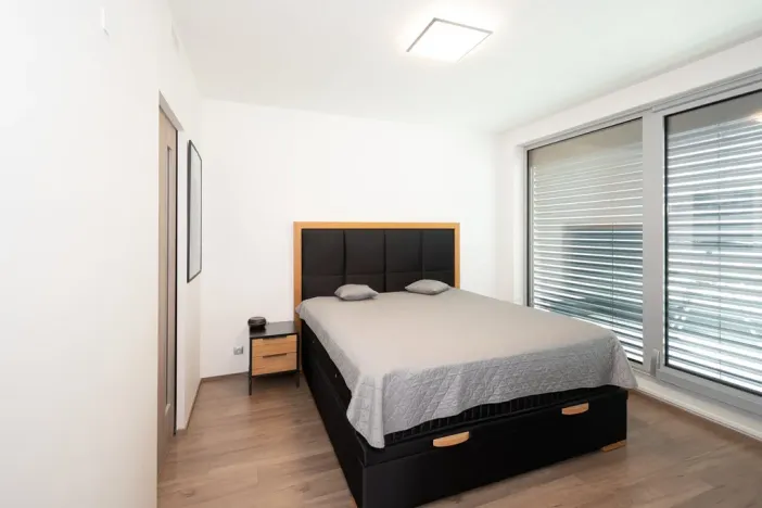 Pronájem bytu 2+kk, Praha, Ocelářská, 55 m2