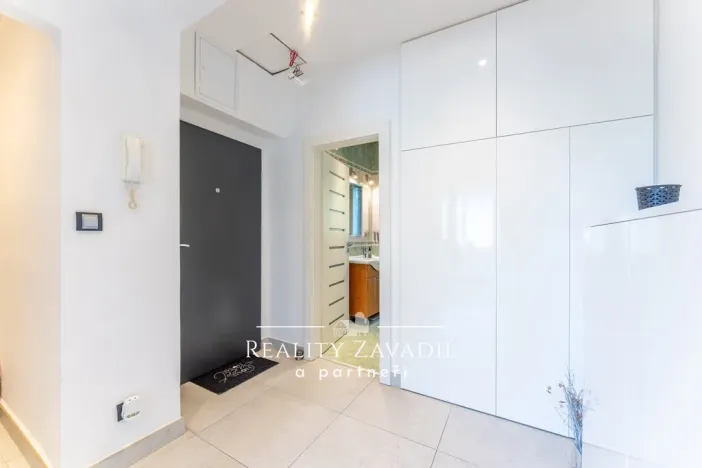 Prodej bytu 3+1, Praha - Strašnice, U kombinátu, 77 m2