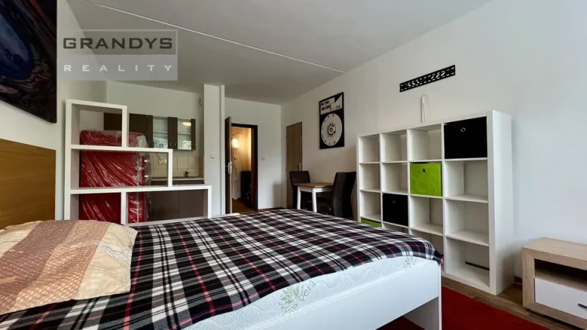 Pronájem bytu 1+kk, Praha - Modřany, Platónova, 29 m2