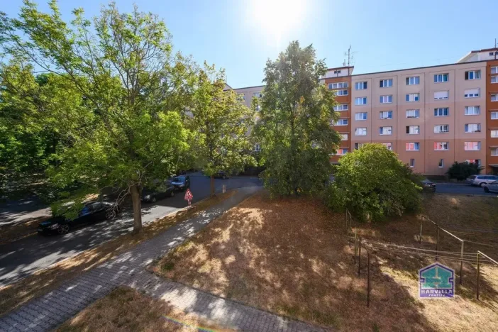 Prodej bytu 3+1, Plzeň - Doubravka, Ke Špitálskému lesu, 70 m2