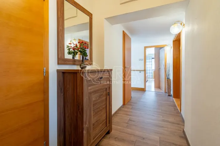 Prodej rodinného domu, Mořina, 320 m2