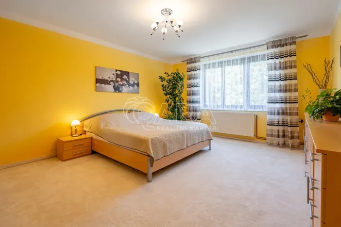 Prodej rodinného domu, Mořina, 320 m2