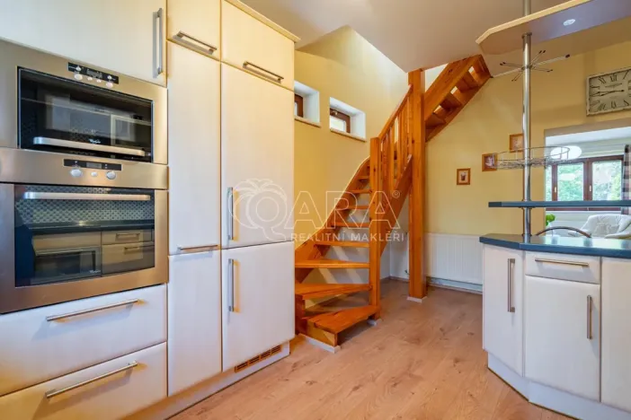 Prodej vícegeneračního domu, Mořina, 320 m2
