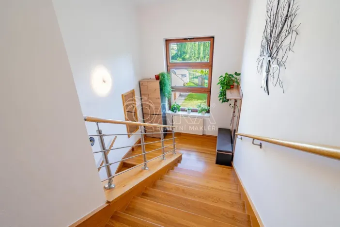 Prodej vícegeneračního domu, Mořina, 320 m2