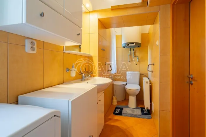 Prodej vícegeneračního domu, Mořina, 320 m2