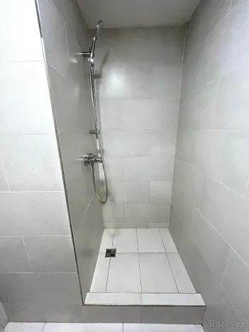 Pronájem bytu 1+kk, Praha - Radotín, Vrážská, 27 m2