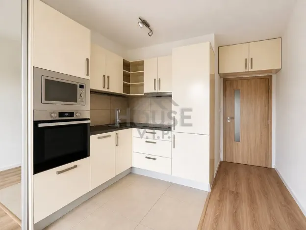 Prodej bytu 1+kk, Praha, Zakšínská, 27 m2