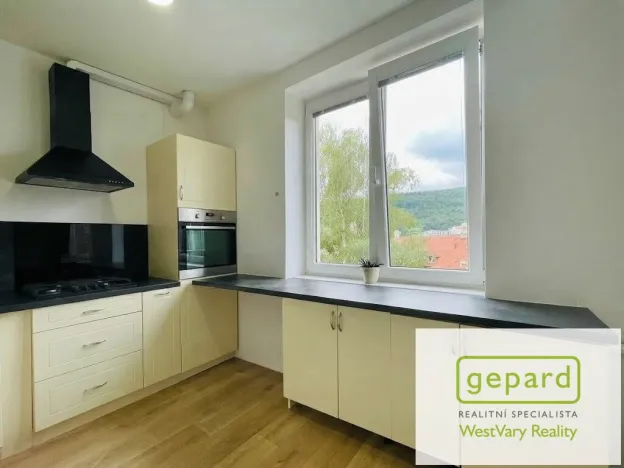 Prodej bytu 3+1, Karlovy Vary, Sokolovská, 66 m2