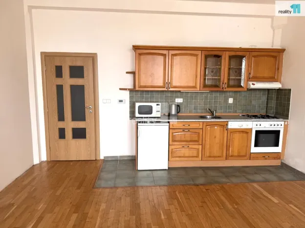 Pronájem bytu 1+kk, Praha - Vysočany, Kolbenova, 43 m2