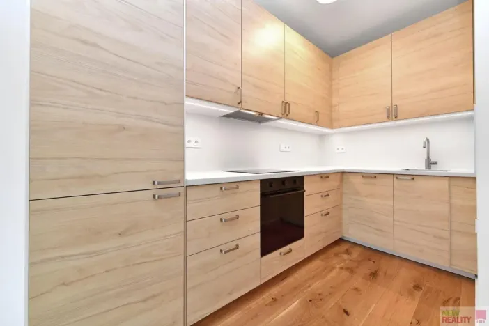 Pronájem bytu 2+kk, Praha - Radlice, U Komína, 47 m2