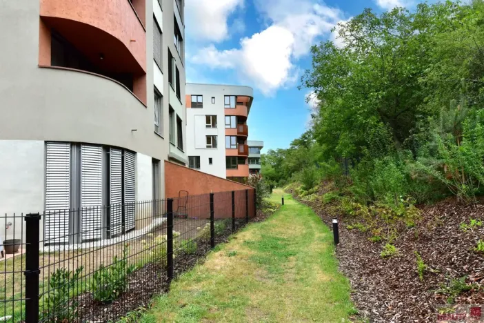 Pronájem bytu 2+kk, Praha - Radlice, U Komína, 47 m2