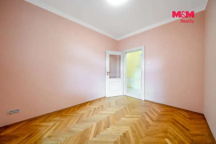 Prodej bytu 4+1, Karlovy Vary - Stará Role, Závodu míru, 99 m2