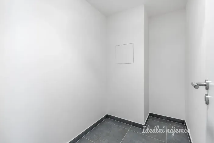 Pronájem bytu 2+kk, Praha - Hloubětín, Domalípova, 60 m2
