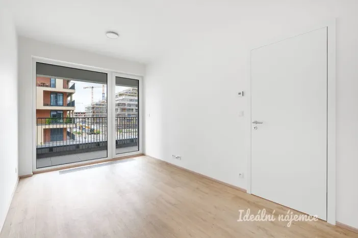 Pronájem bytu 2+kk, Praha - Hloubětín, Domalípova, 60 m2