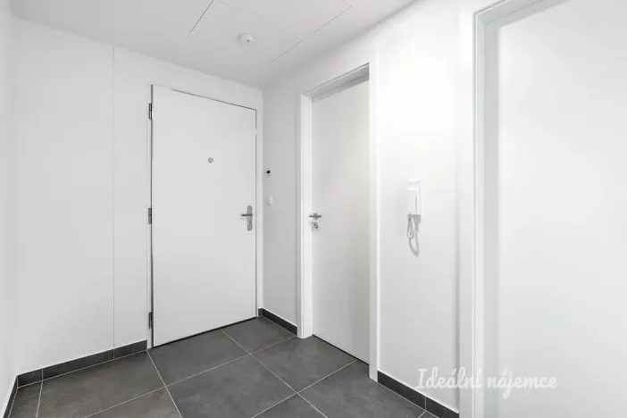 Pronájem bytu 2+kk, Praha - Hloubětín, Domalípova, 60 m2