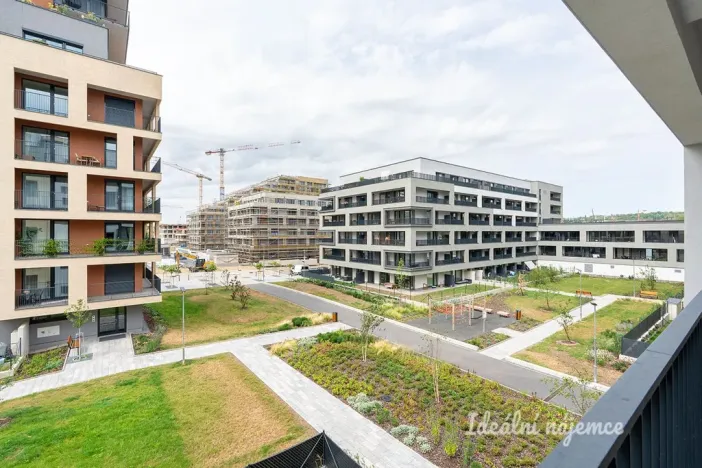 Pronájem bytu 2+kk, Praha - Hloubětín, Domalípova, 60 m2