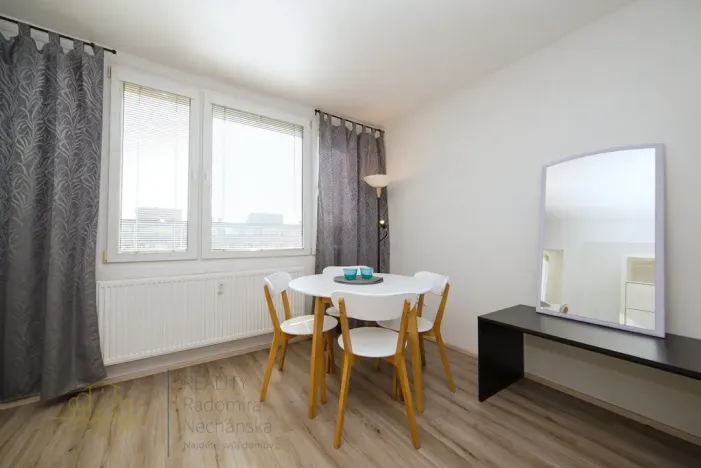 Pronájem bytu 1+1, Praha - Střížkov, Rumburská, 27 m2