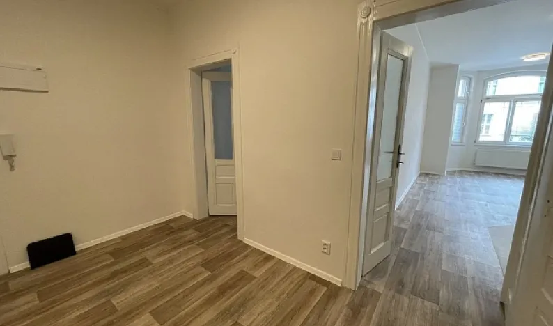 Pronájem bytu 3+kk, Praha, Bubenečská, 80 m2