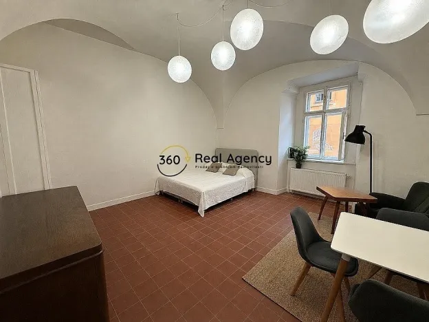 Pronájem bytu 1+1, Praha - Malá Strana, Šporkova, 44 m2