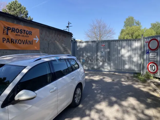 Pronájem garážového stání, Ostrava - Poruba, U Vozovny, 15 m2
