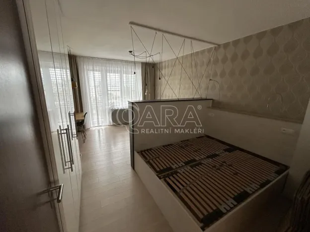 Pronájem bytu 2+1, Praha - Žižkov, Pod lipami, 53 m2
