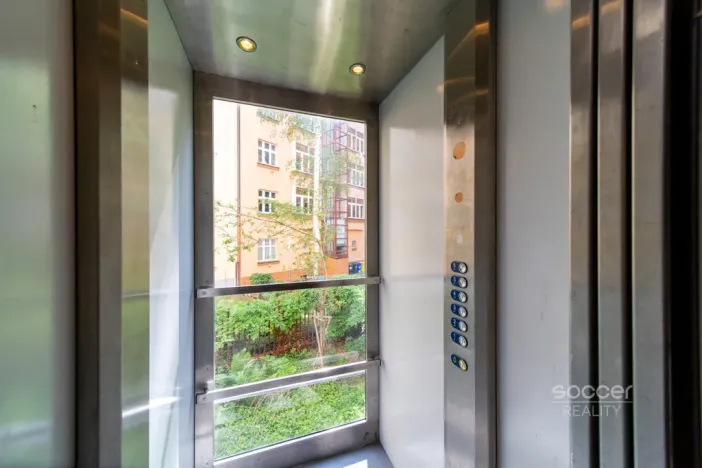 Pronájem bytu 1+kk, Praha - Holešovice, U Uranie, 82 m2